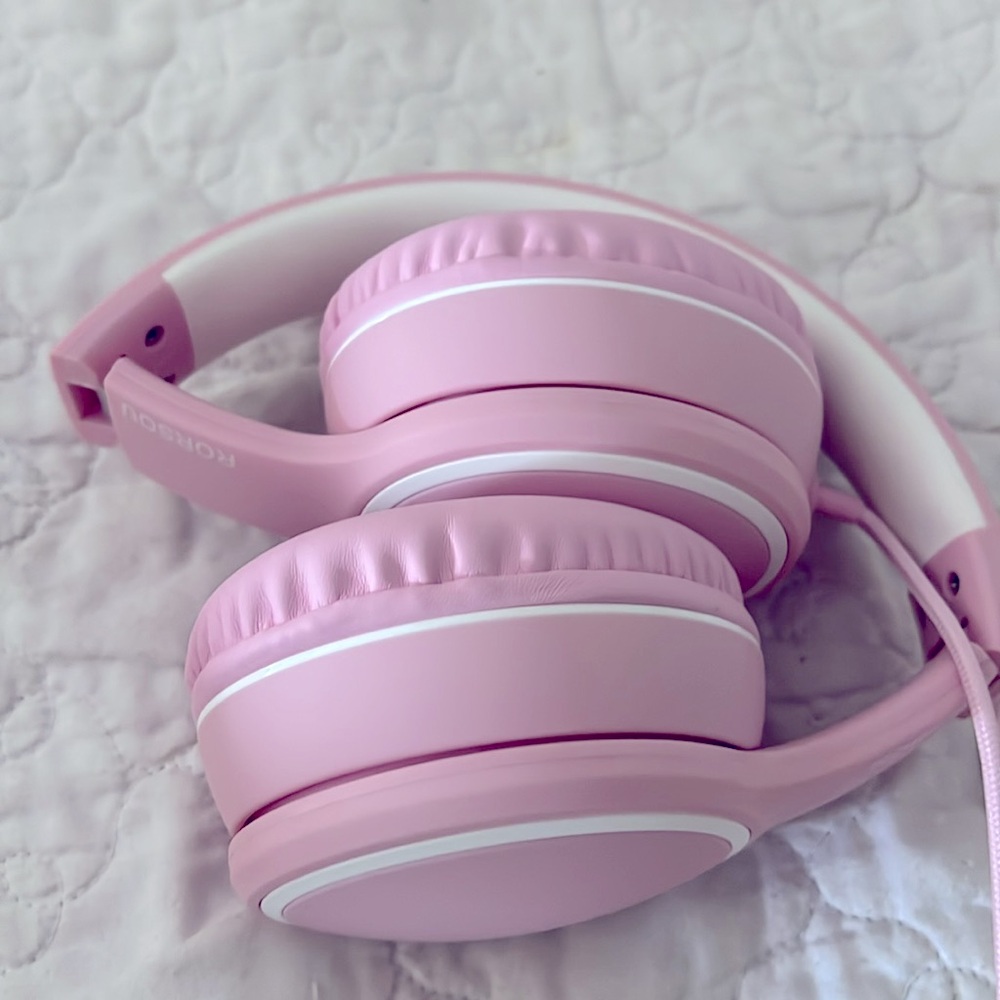 Soft Head Phones Pink padded Soft Over the Top and the Ears Adjustable Long Cord - Picture 4 of 7